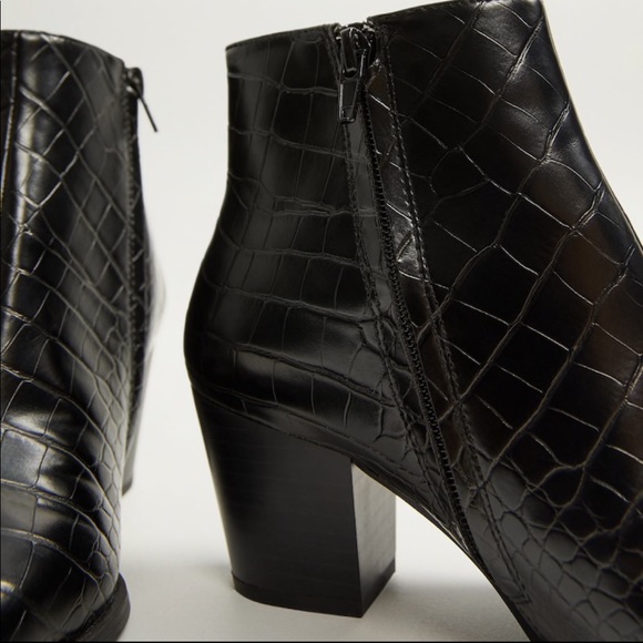 Black pointed toe booties - Picture 3 of 5